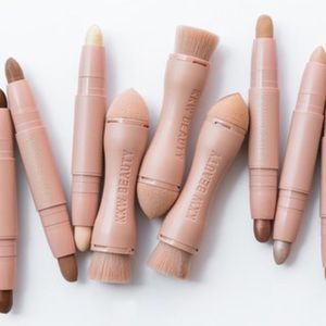 KKW Creme Medium Contour & Highlight sticks